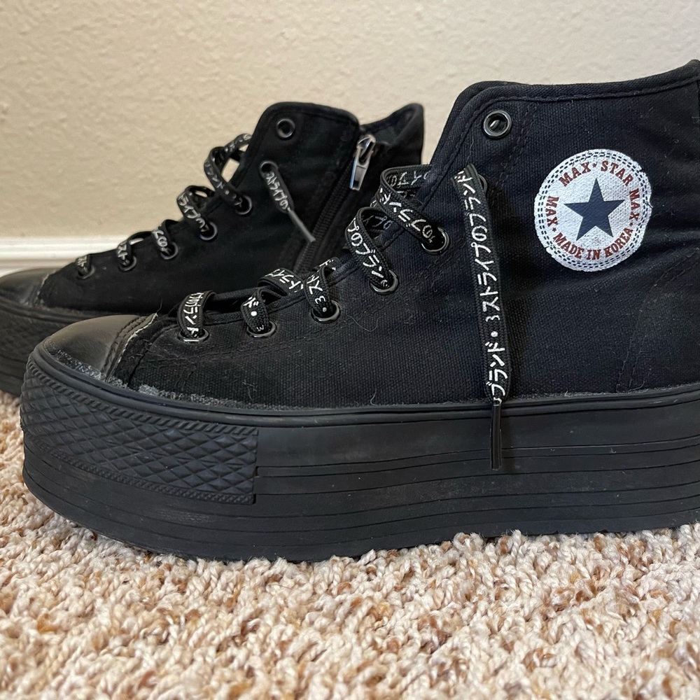 Platform Converse lookalike Sneakers (Black Size 7)